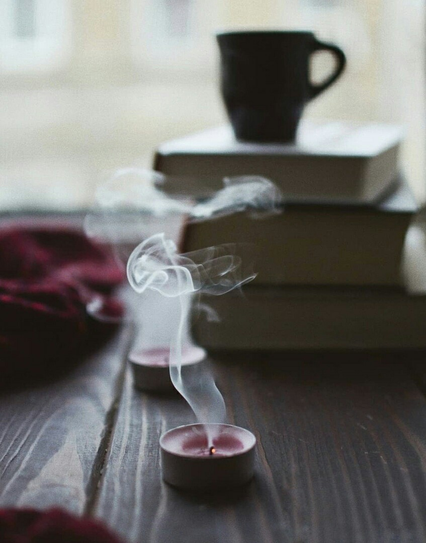 Теплые утренние моменты: в объятиях любви